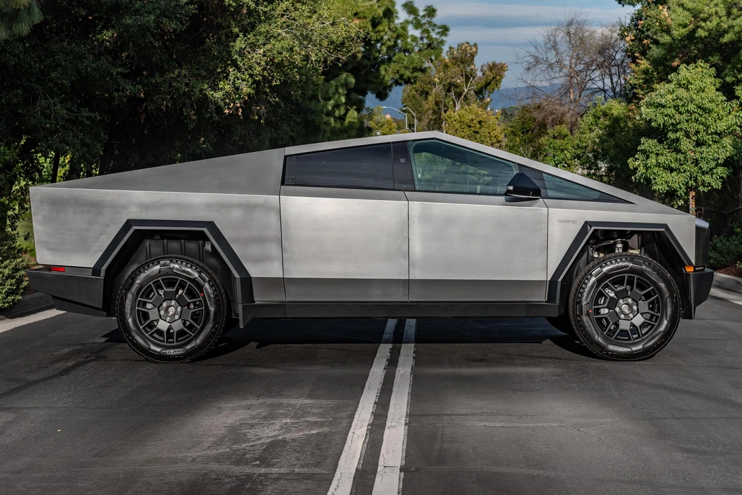 2024 Tesla Cybertruck - Image 6 of 31