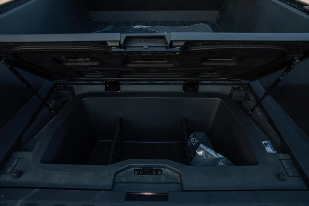 2024 Tesla Cybertruck - Image 27 of 31