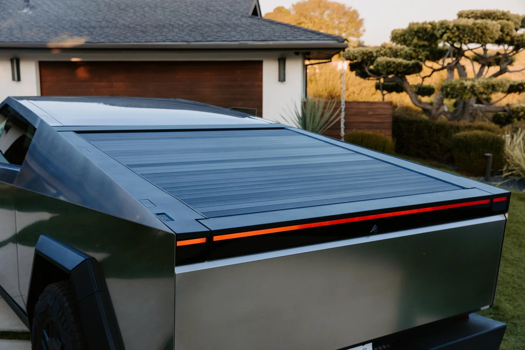 2024 Tesla Cybertruck - Image 23 of 31