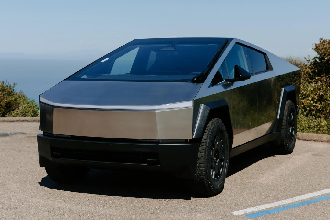 2024 Tesla Cybertruck - Image 9 of 31