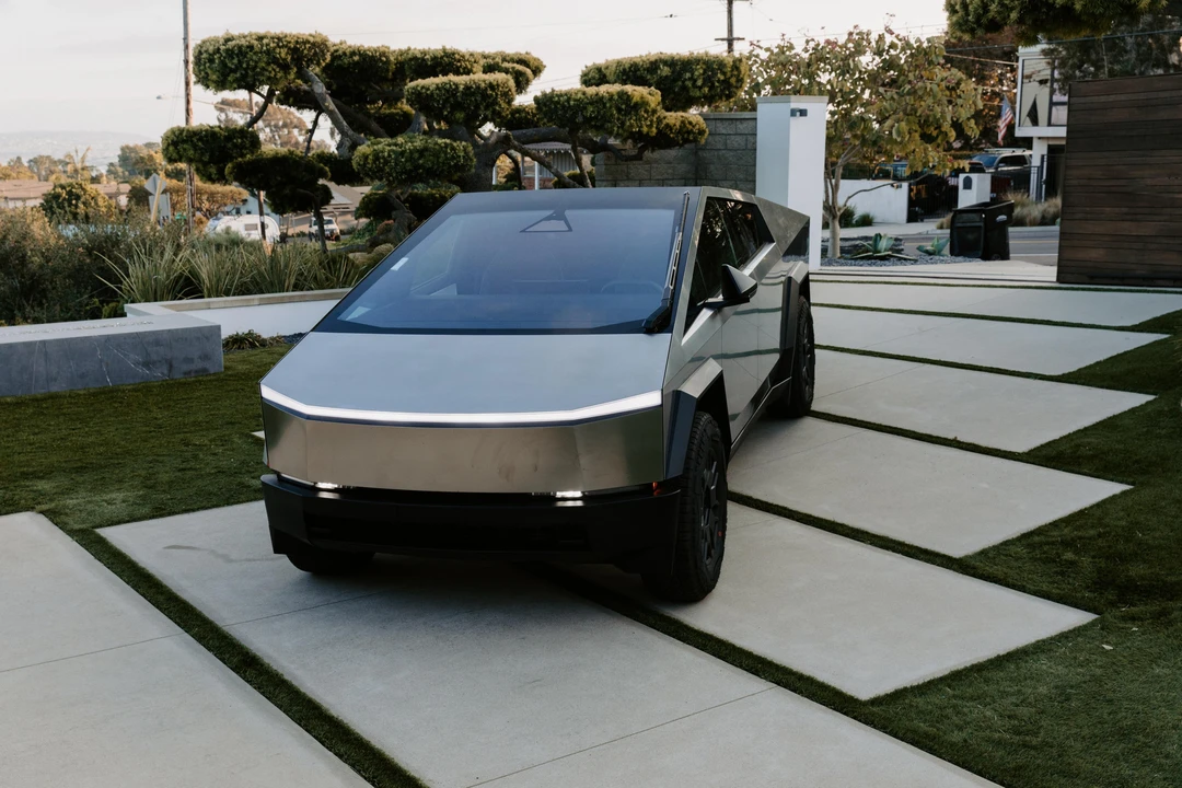 2024 Tesla Cybertruck - Image 7 of 31
