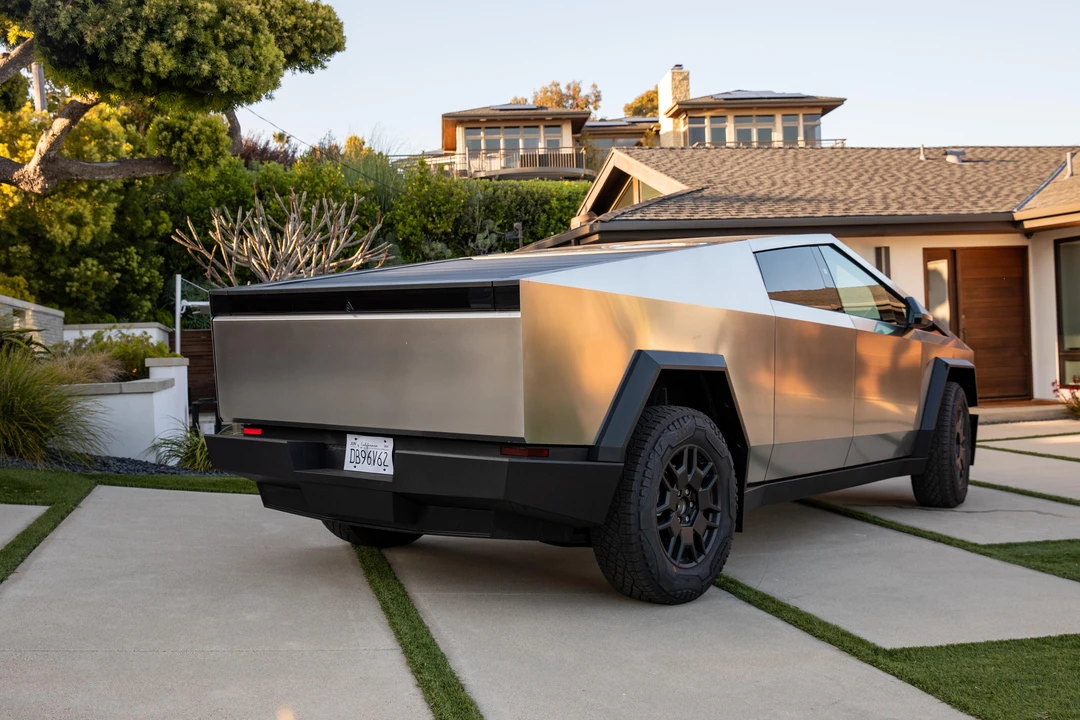 2024 Tesla Cybertruck - Image 19 of 31