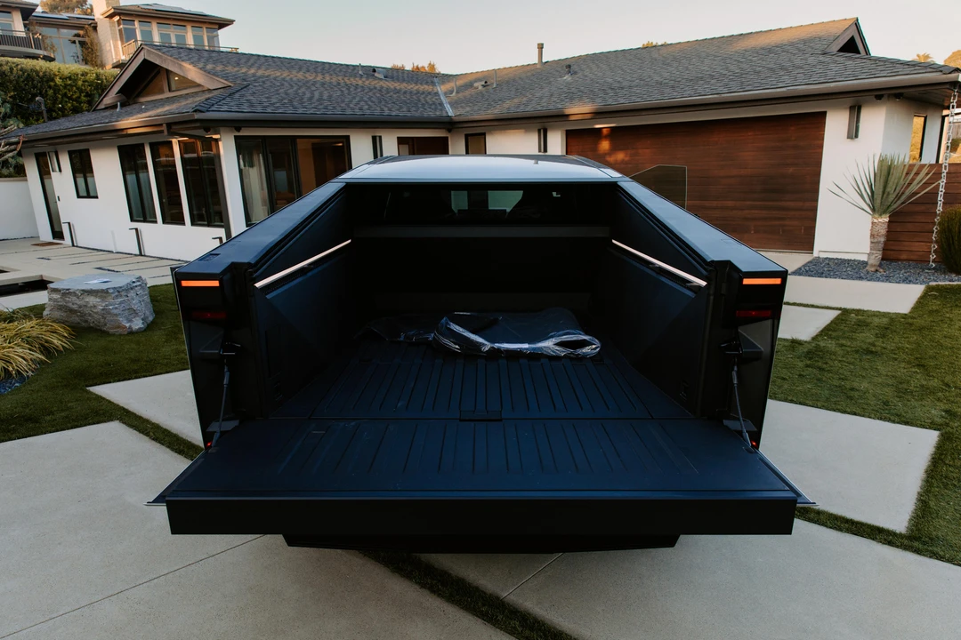 2024 Tesla Cybertruck - Image 26 of 31