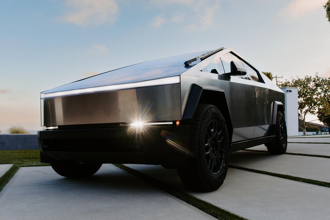 2024 Tesla Cybertruck - Image 8 of 31