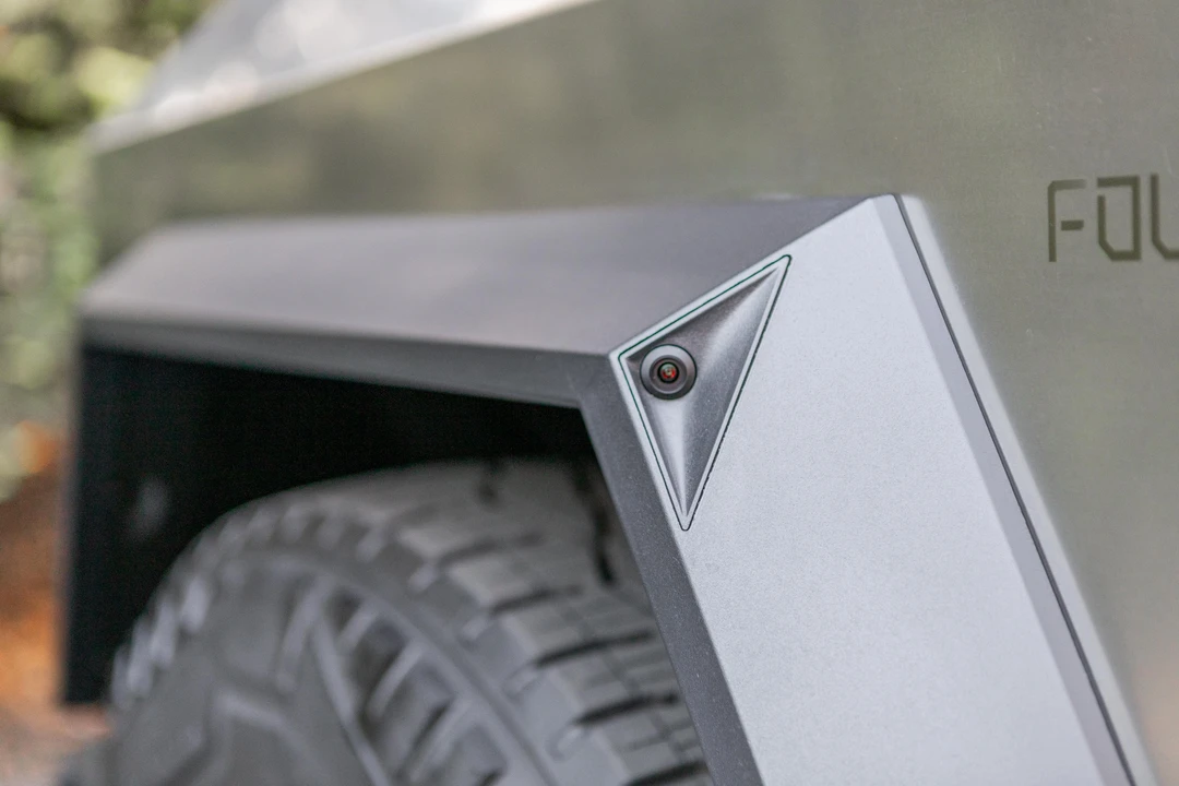 2024 Tesla Cybertruck - Image 22 of 31