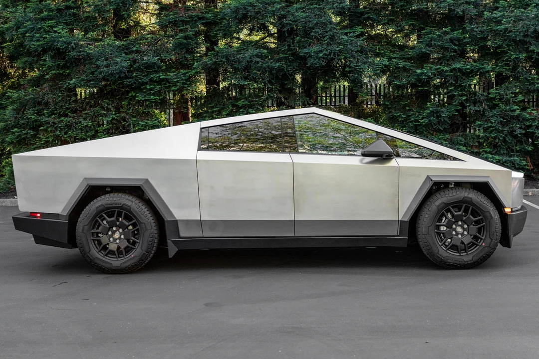 2024 Tesla Cybertruck - Image 3 of 31