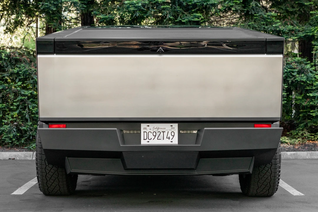 2024 Tesla Cybertruck - Image 9 of 31