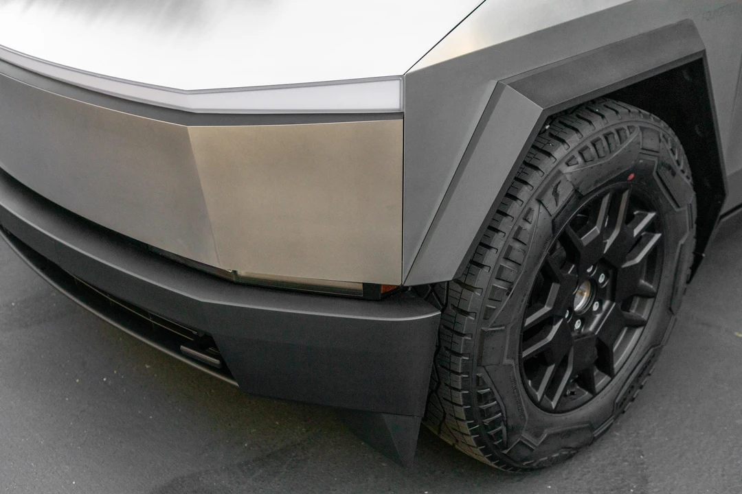 2024 Tesla Cybertruck - Image 17 of 31