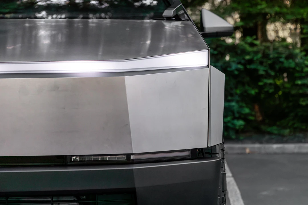 2024 Tesla Cybertruck - Image 16 of 31