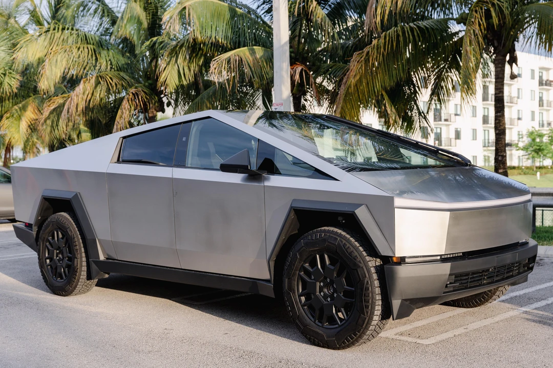 2024 Tesla Cybertruck - Image 13 of 31