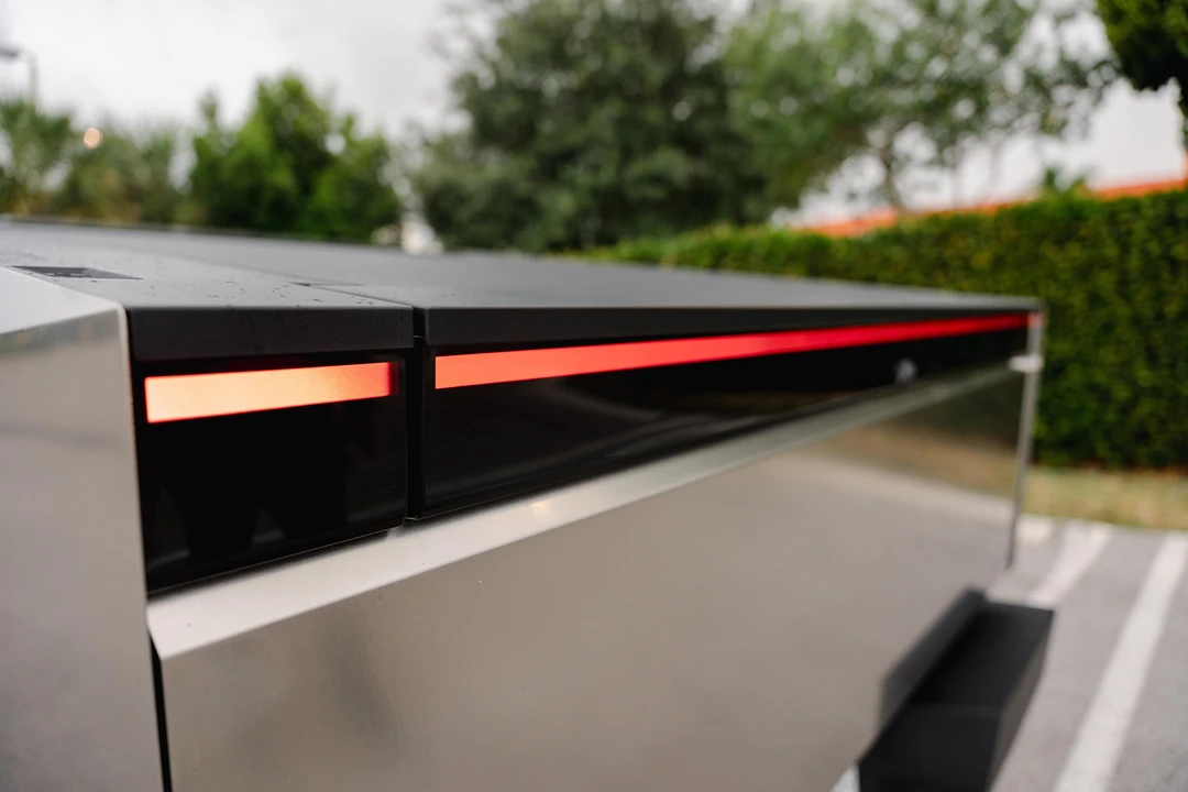 2024 Tesla Cybertruck - Image 26 of 31