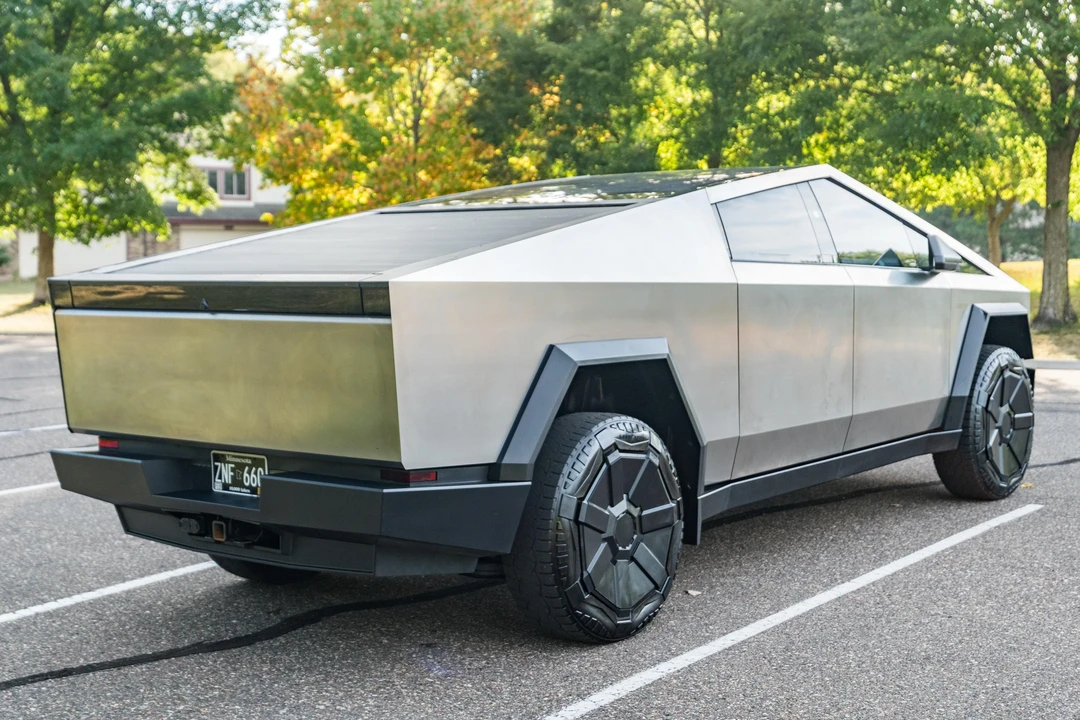 2024 Tesla Cybertruck - Image 4 of 31