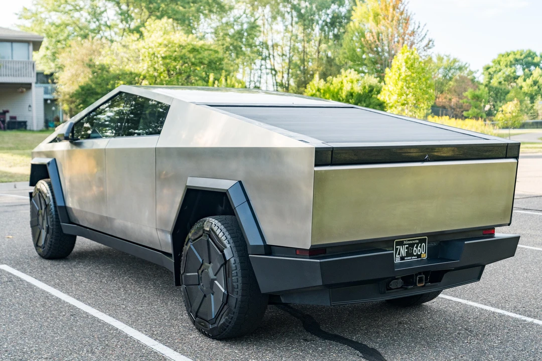 2024 Tesla Cybertruck - Image 7 of 31