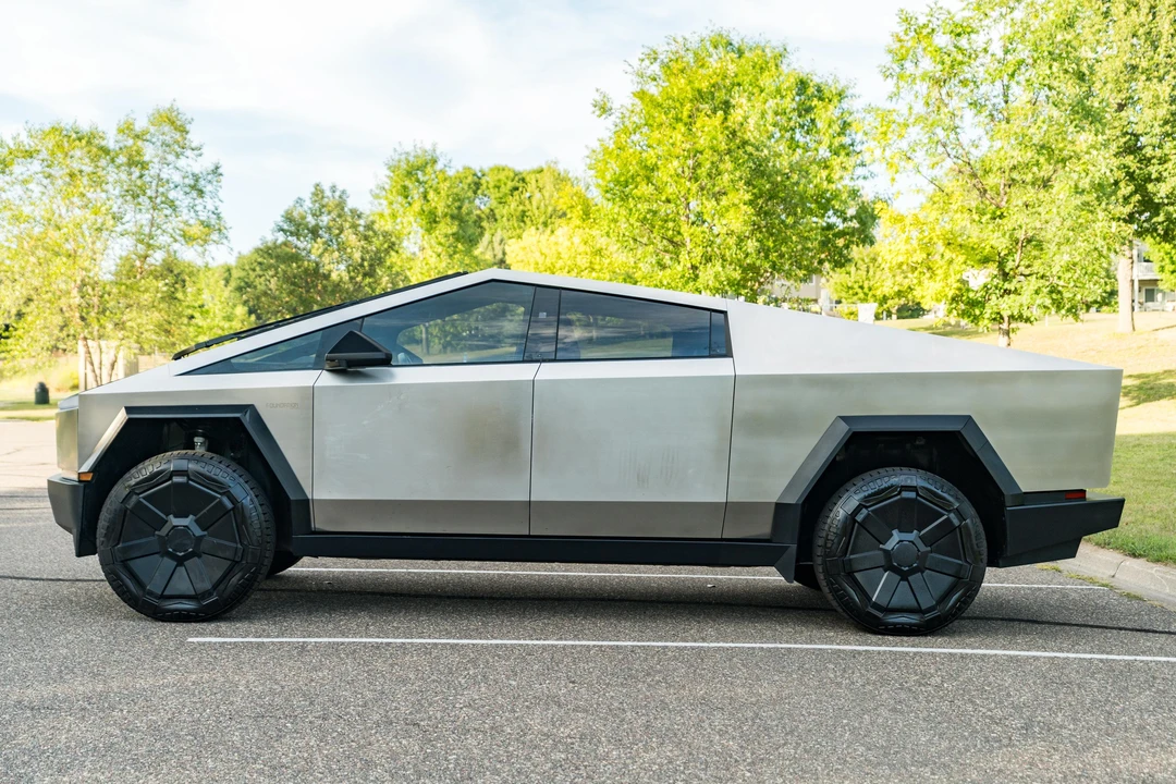 2024 Tesla Cybertruck - Image 3 of 31