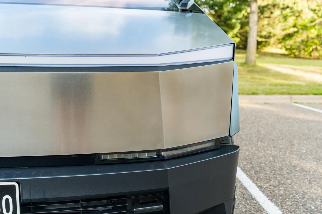 2024 Tesla Cybertruck - Image 10 of 31