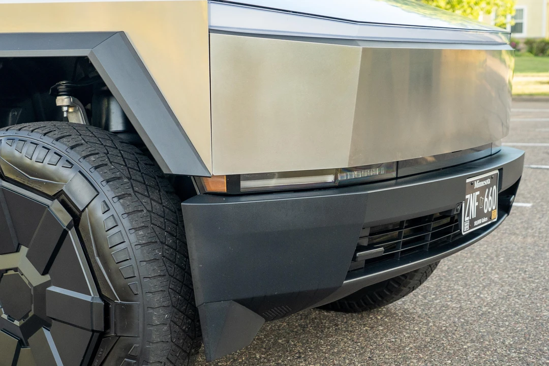 2024 Tesla Cybertruck - Image 11 of 31