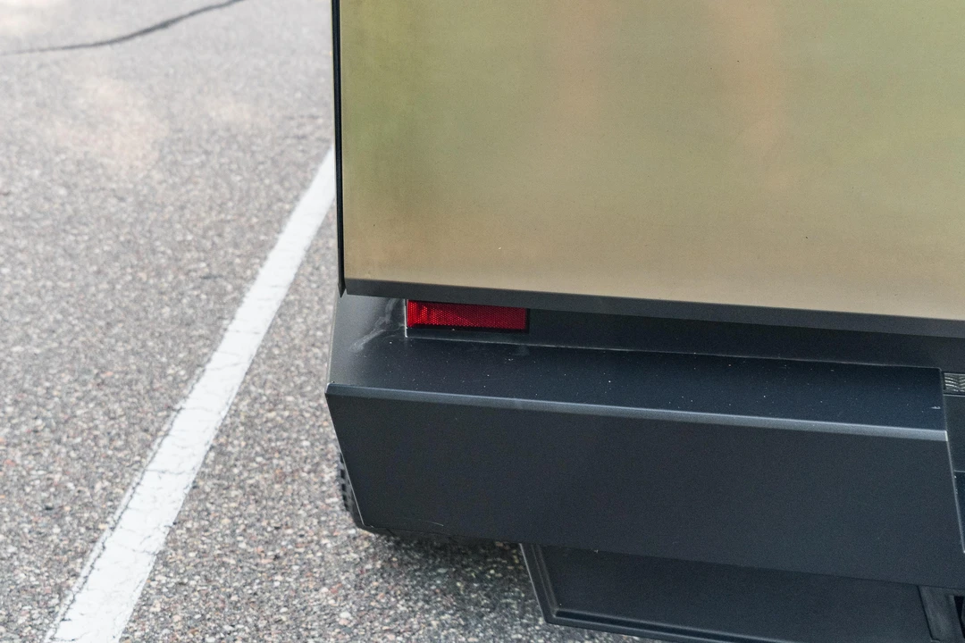 2024 Tesla Cybertruck - Image 12 of 31