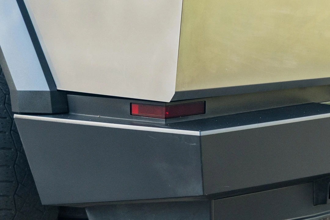 2024 Tesla Cybertruck - Image 14 of 31