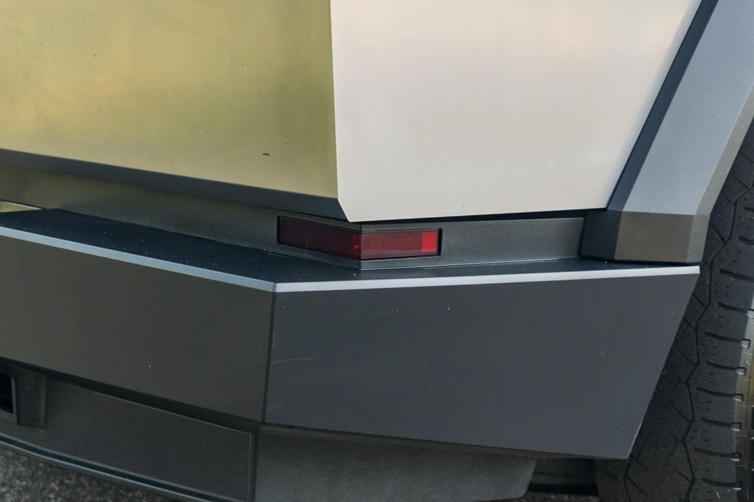 2024 Tesla Cybertruck - Image 15 of 31