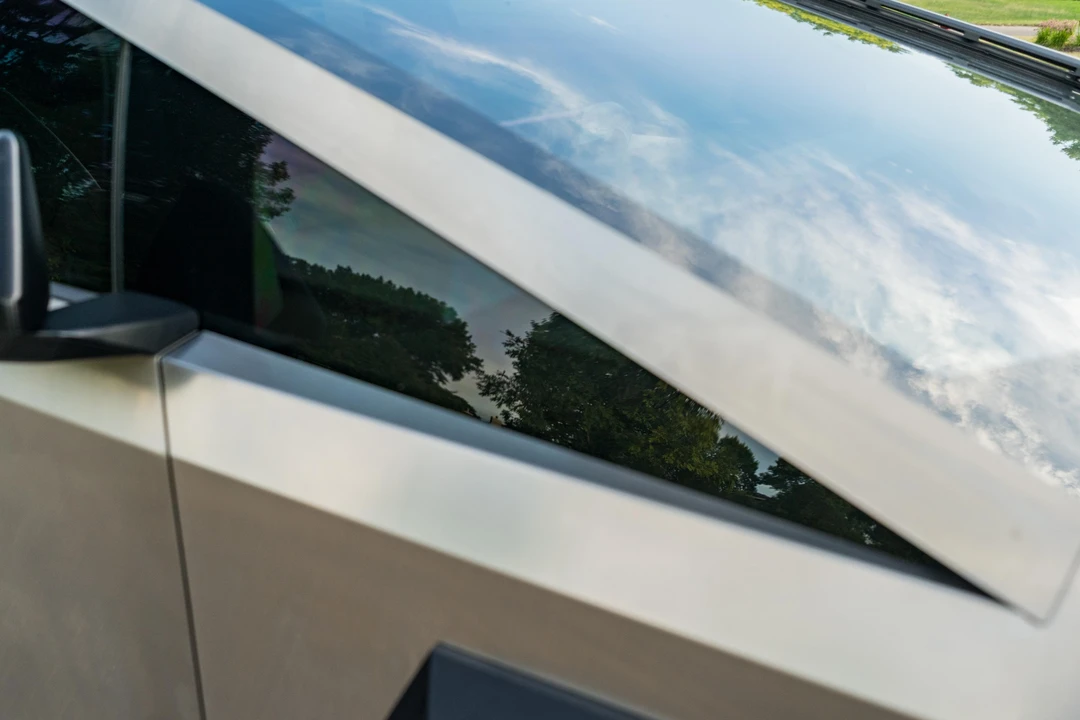 2024 Tesla Cybertruck - Image 17 of 31