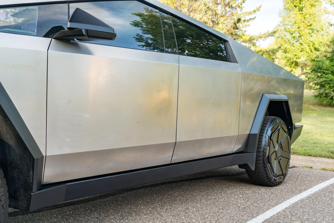 2024 Tesla Cybertruck - Image 22 of 31