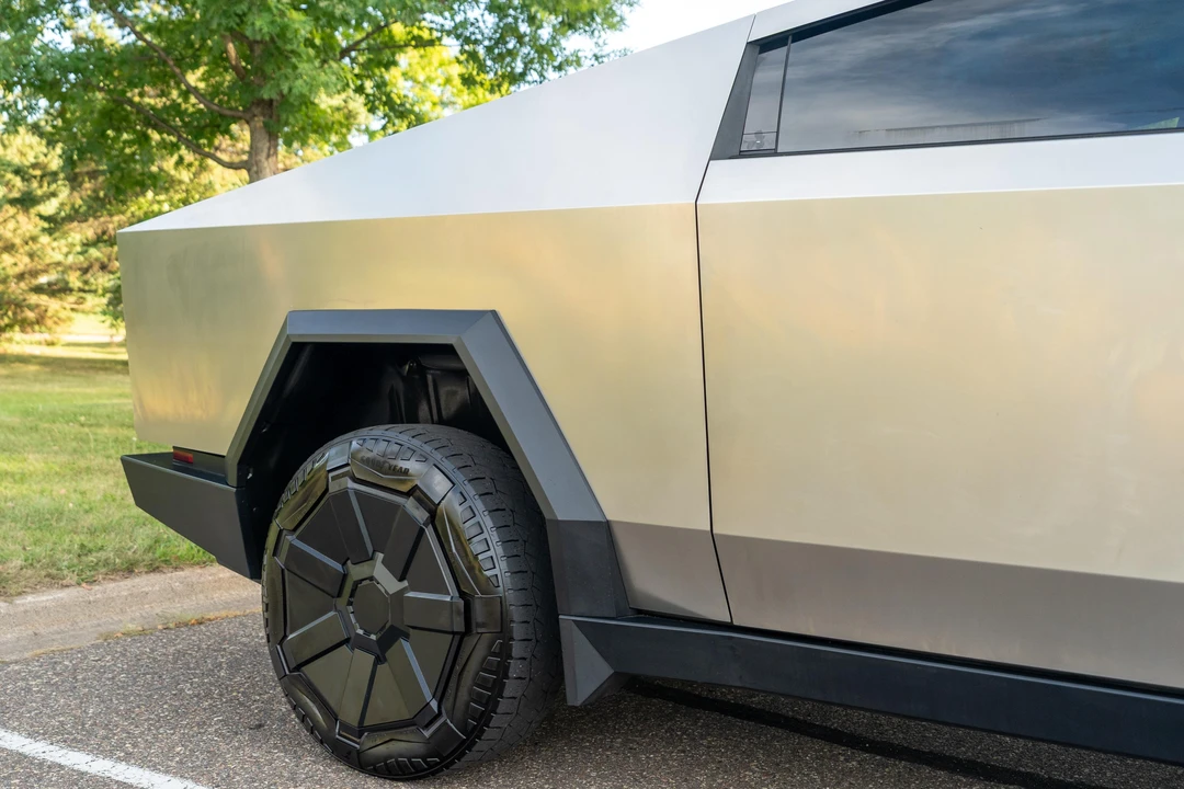 2024 Tesla Cybertruck - Image 23 of 31