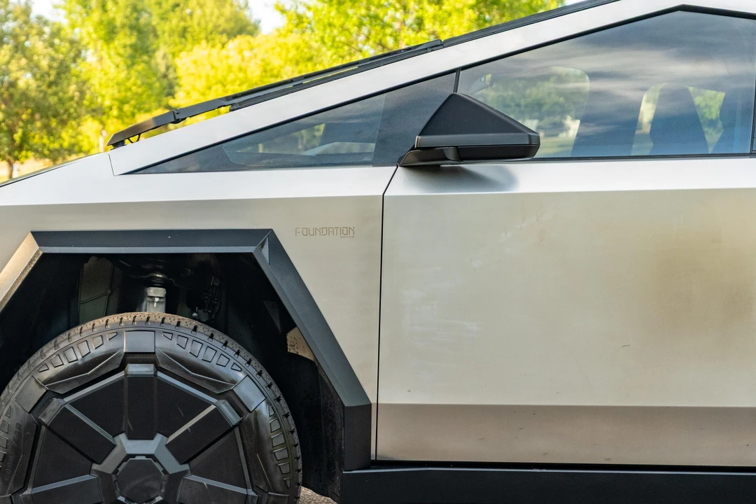 2024 Tesla Cybertruck - Image 24 of 31