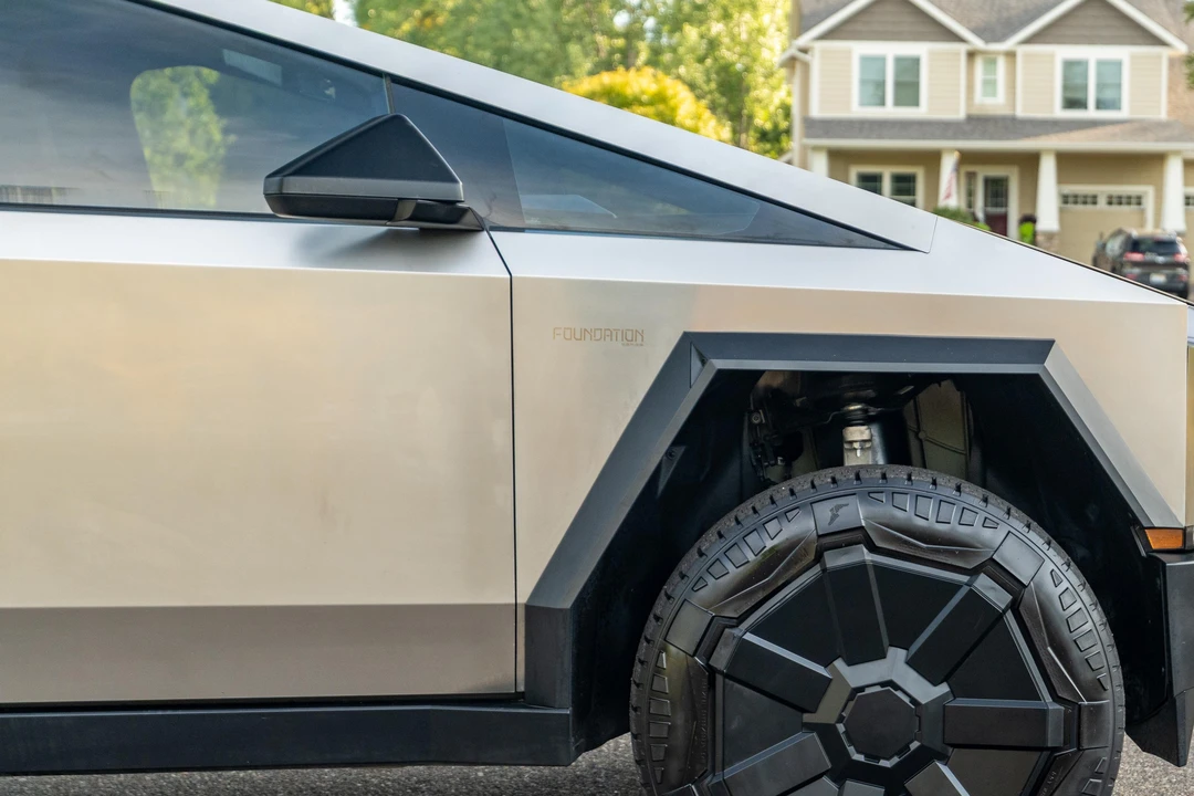 2024 Tesla Cybertruck - Image 27 of 31