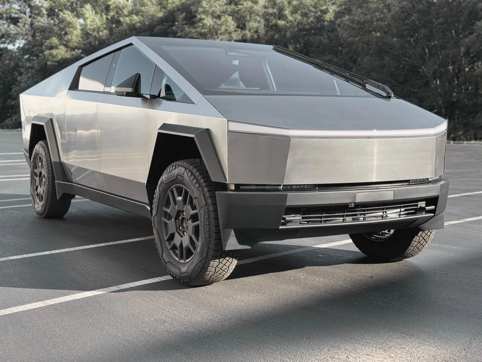 2024 Tesla Cybertruck - Image 22 of 31