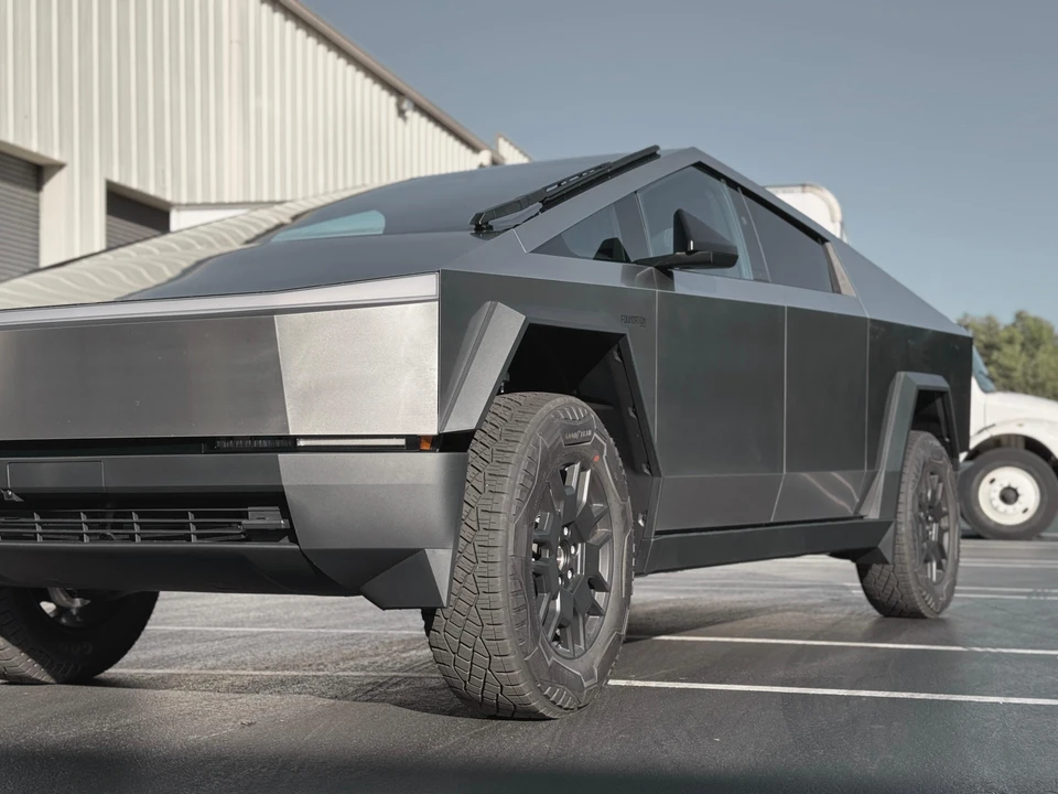 2024 Tesla Cybertruck - Image 27 of 31