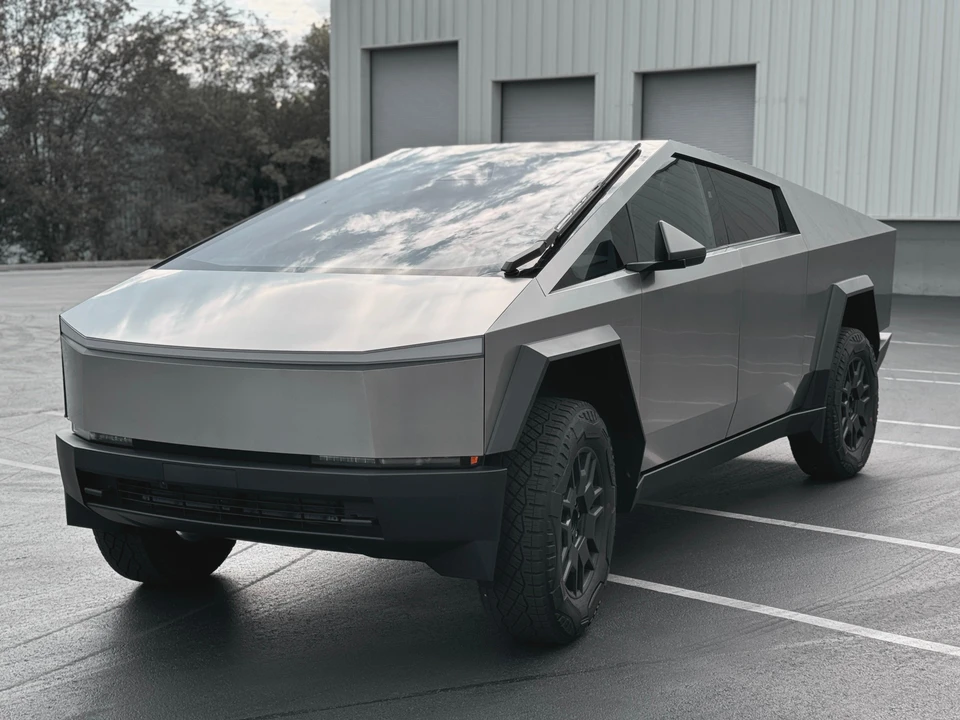 2024 Tesla Cybertruck - Image 8 of 31