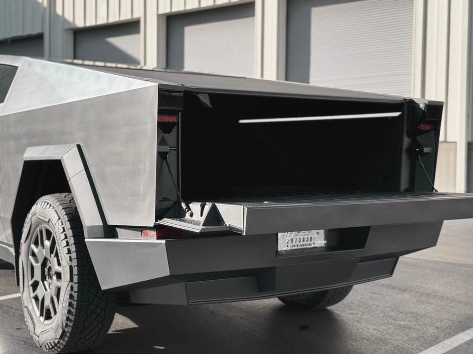 2024 Tesla Cybertruck - Image 31 of 31