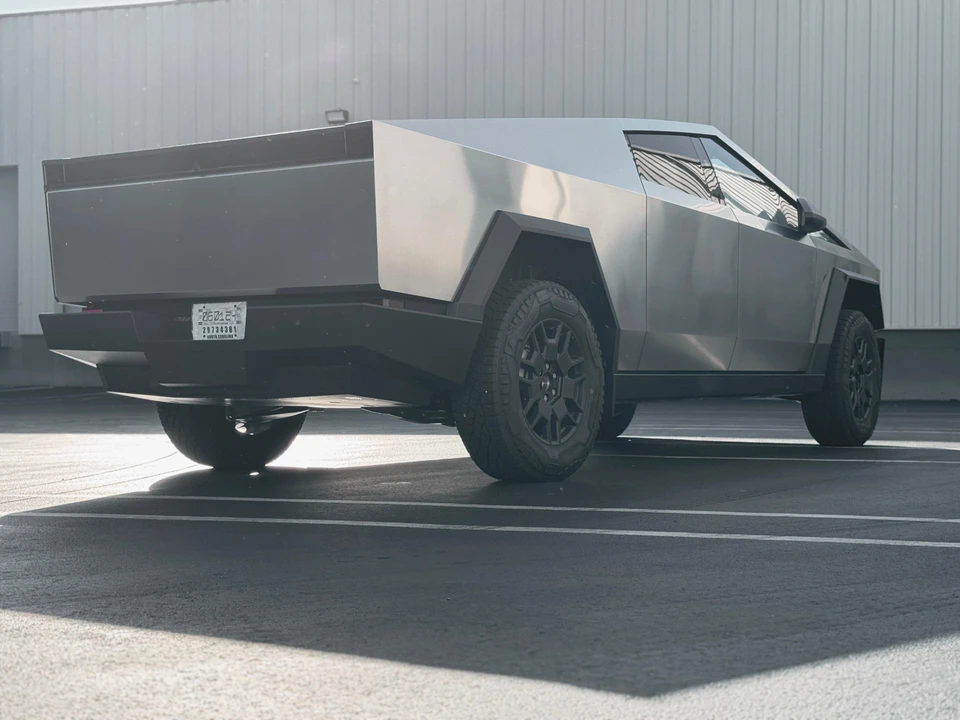 2024 Tesla Cybertruck - Image 16 of 31