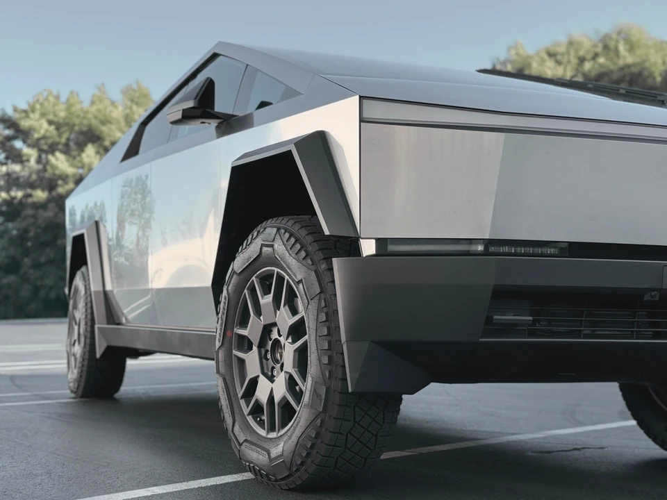 2024 Tesla Cybertruck - Image 25 of 31