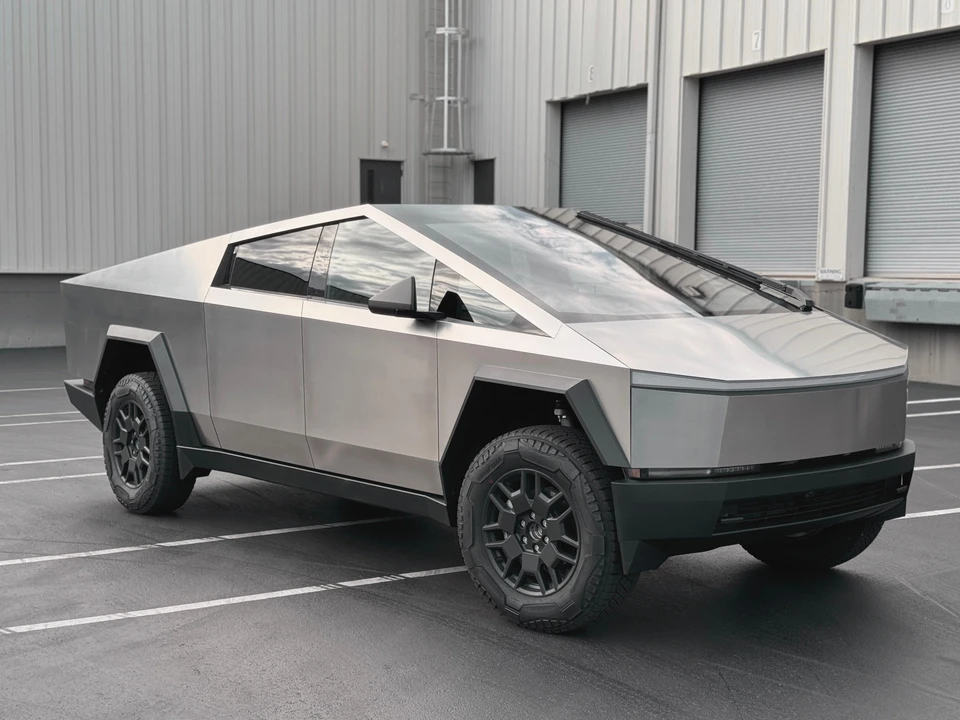 2024 Tesla Cybertruck - Image 21 of 31