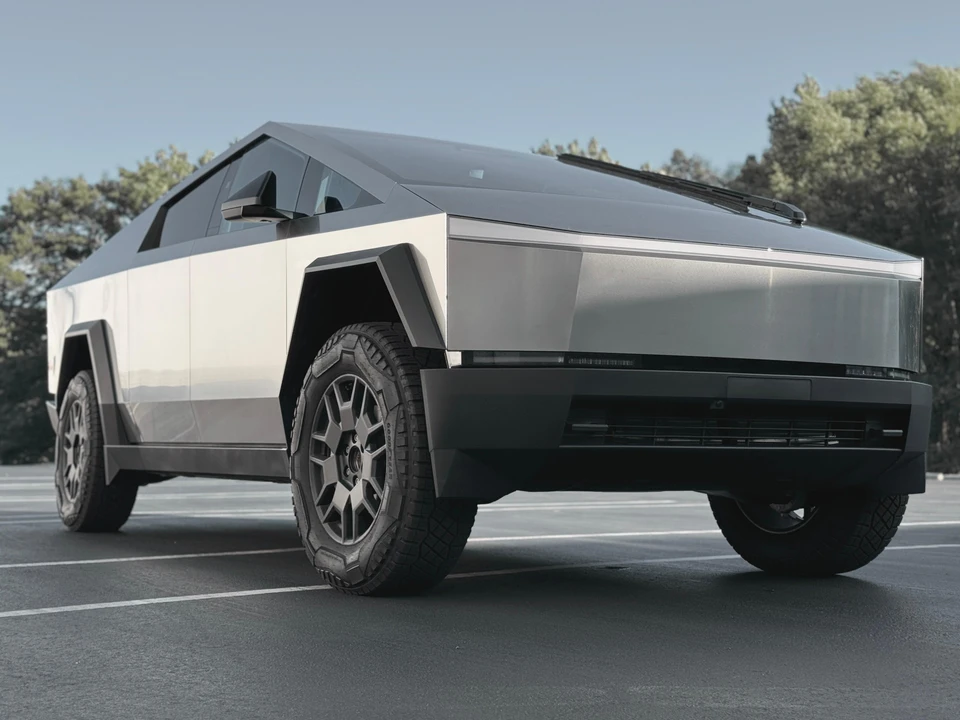 2024 Tesla Cybertruck - Image 24 of 31