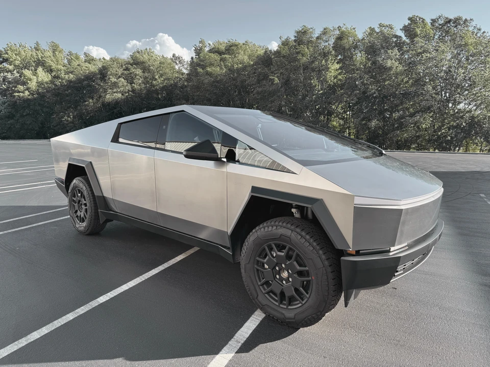 2024 Tesla Cybertruck - Image 20 of 31