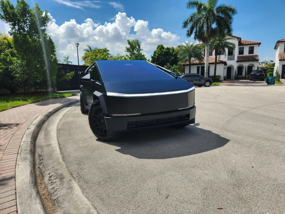 2024 Tesla Cybertruck - Image 21 of 31