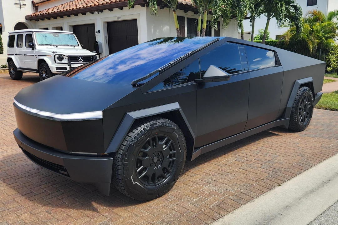2024 Tesla Cybertruck - Image 8 of 31
