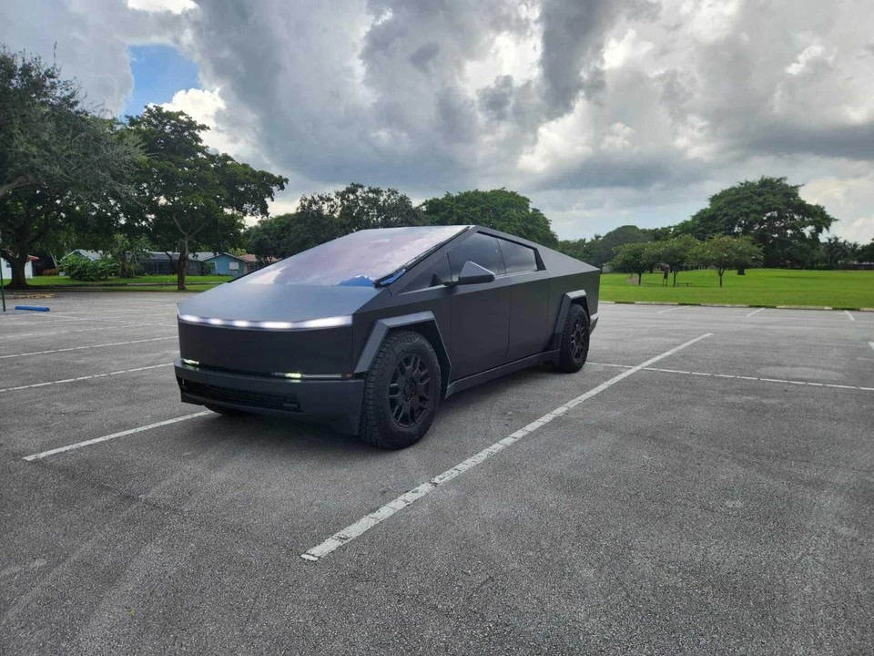 2024 Tesla Cybertruck - Image 7 of 31