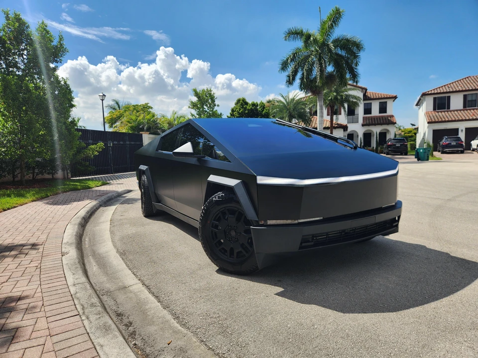 2024 Tesla Cybertruck - Image 19 of 31