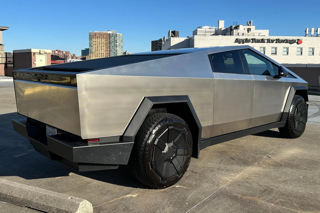 2024 Tesla Cybertruck - Image 4 of 31