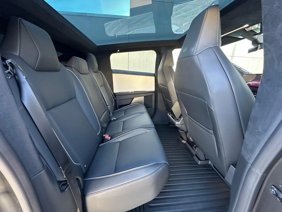 2024 Tesla Cybertruck - Image 30 of 31