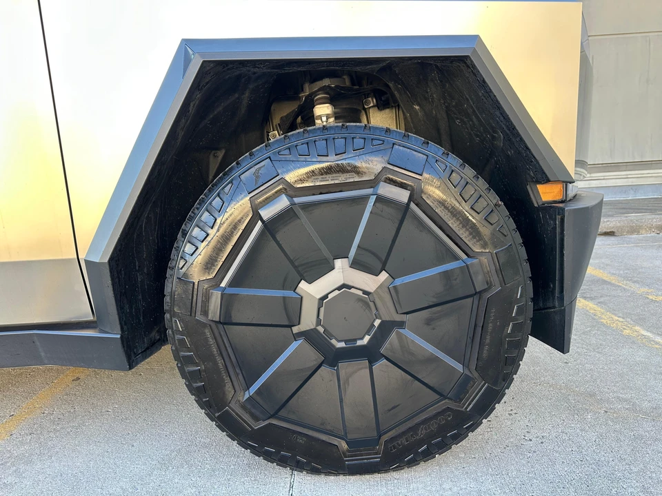 2024 Tesla Cybertruck - Image 22 of 31