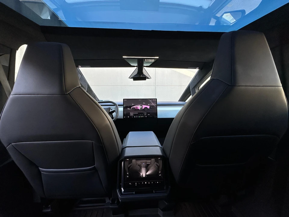 2024 Tesla Cybertruck - Image 29 of 31