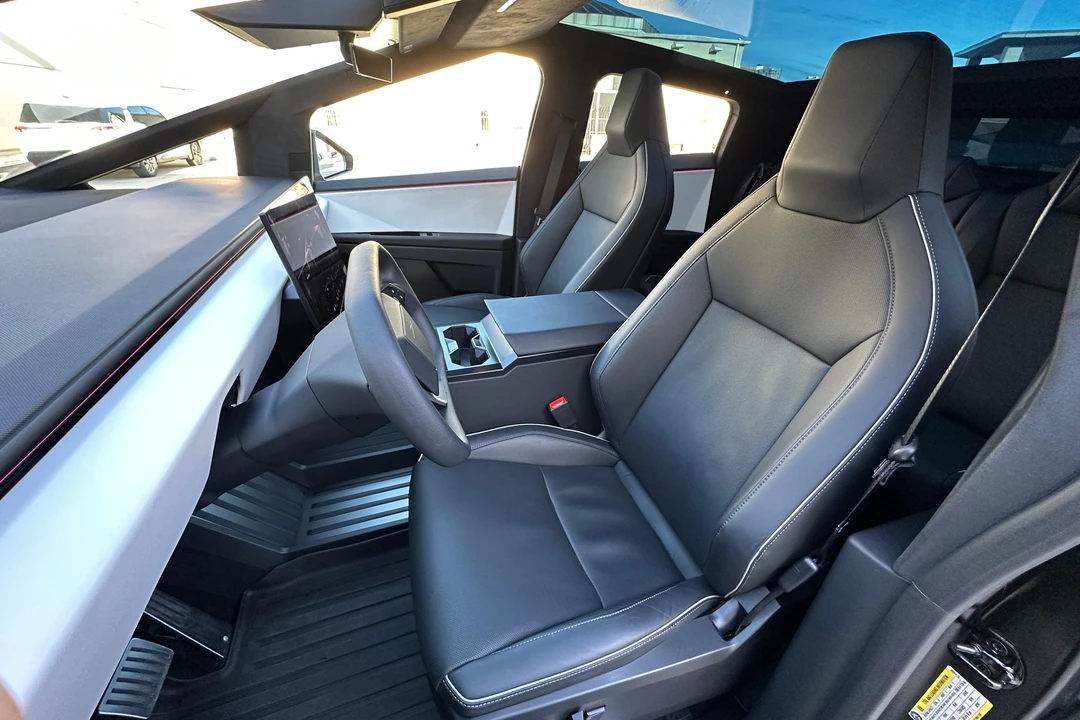 2024 Tesla Cybertruck - Image 25 of 31