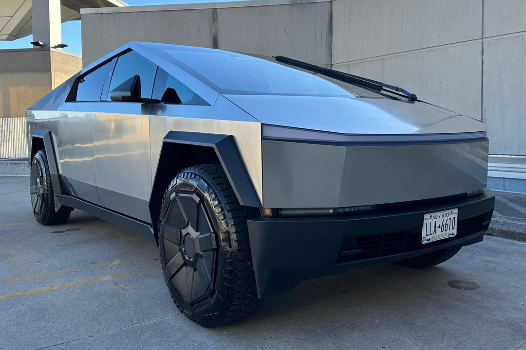 2024 Tesla Cybertruck - Image 17 of 31