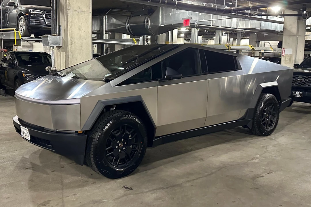 2024 Tesla Cybertruck - Image 10 of 31