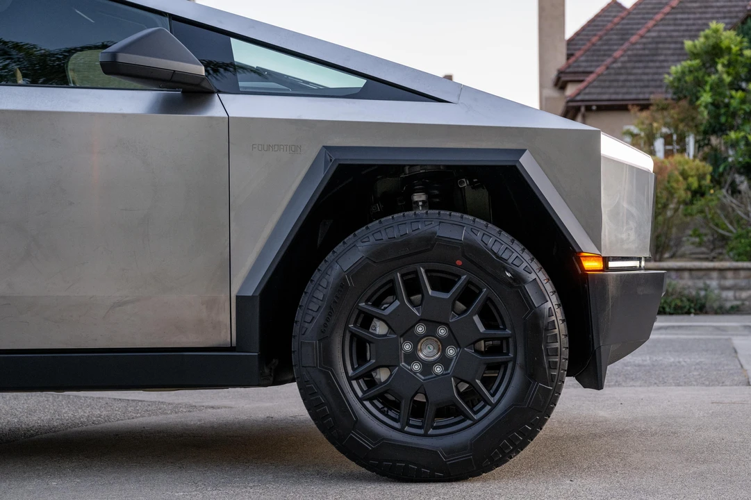 2024 Tesla Cybertruck - Image 21 of 31