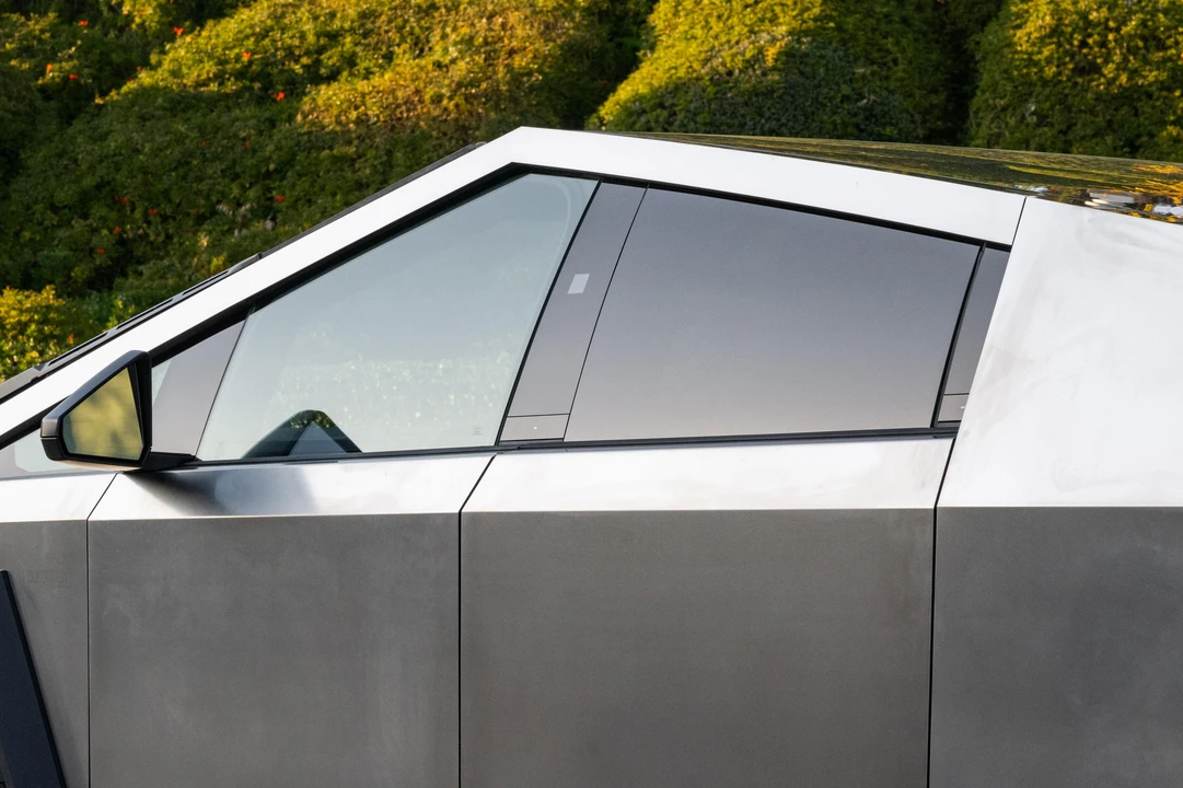 2024 Tesla Cybertruck - Image 15 of 31